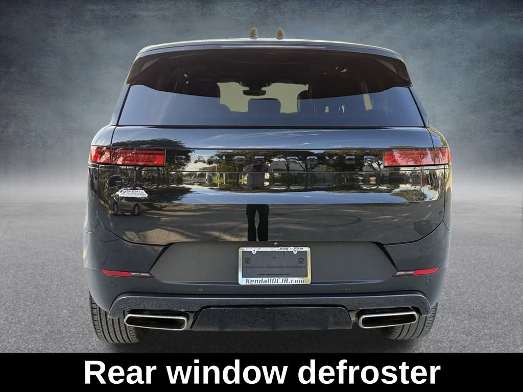 Used 2025 Land Rover Range Rover Sport SE image 7