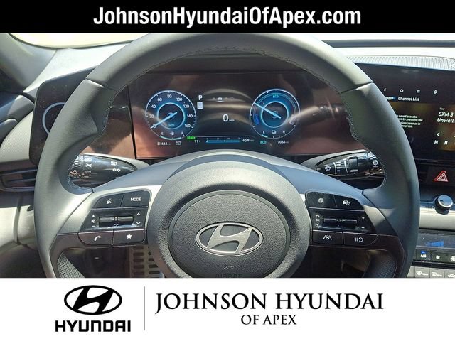 Certified 2025 Hyundai Elantra SEL FWD image 17