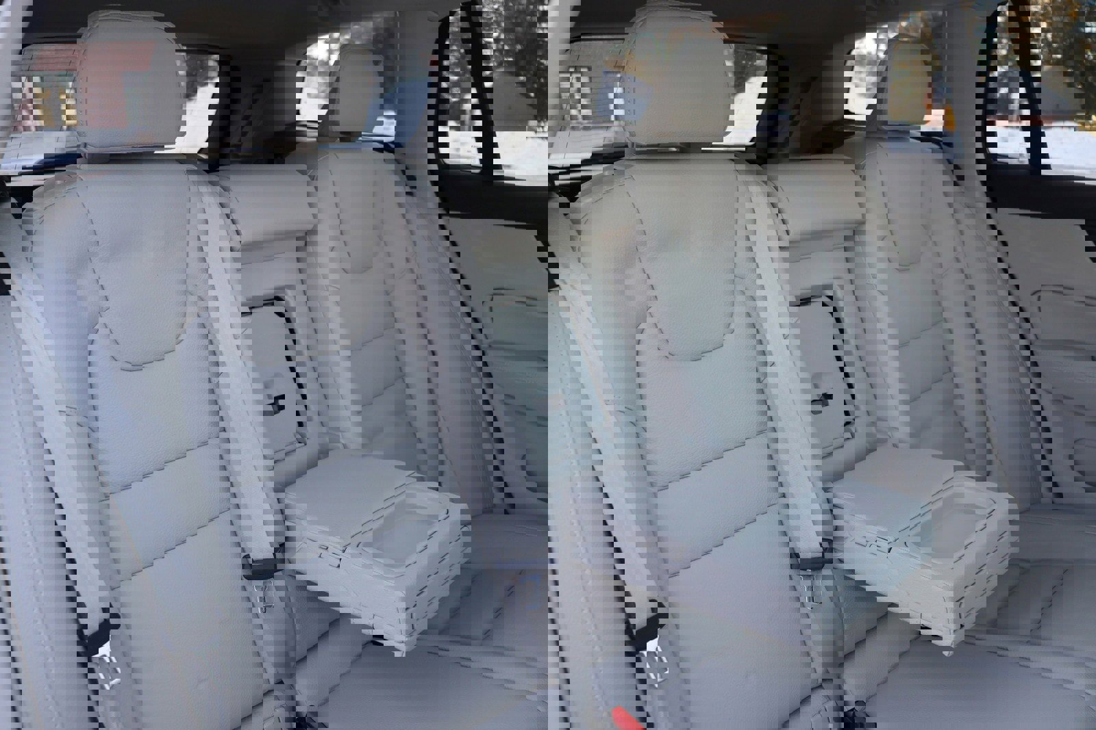 Used 2021 Volvo V60 T5 Cross Country w/ Protection Package image 16