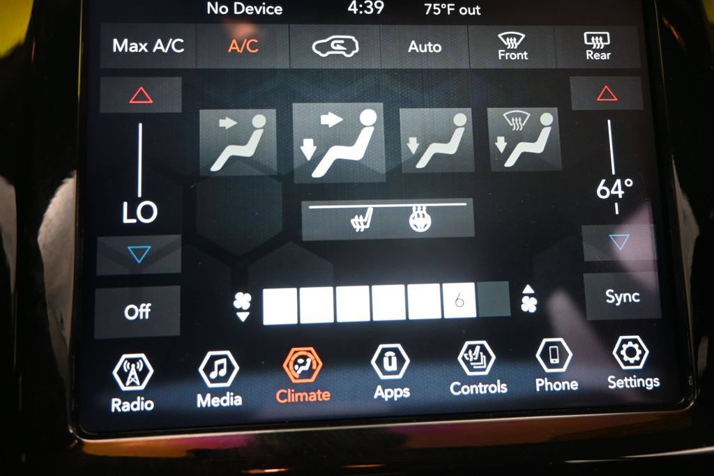 Used 2022 Jeep Cherokee Limited AWD/4WD image 29