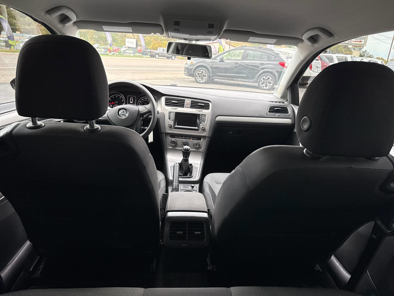 Used 2015 Volkswagen Golf Launch Edition image 9