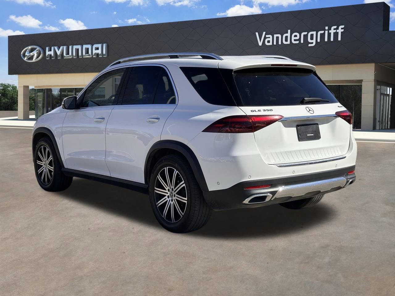 Used 2024 Mercedes-Benz GLE 350 4MATIC image 12