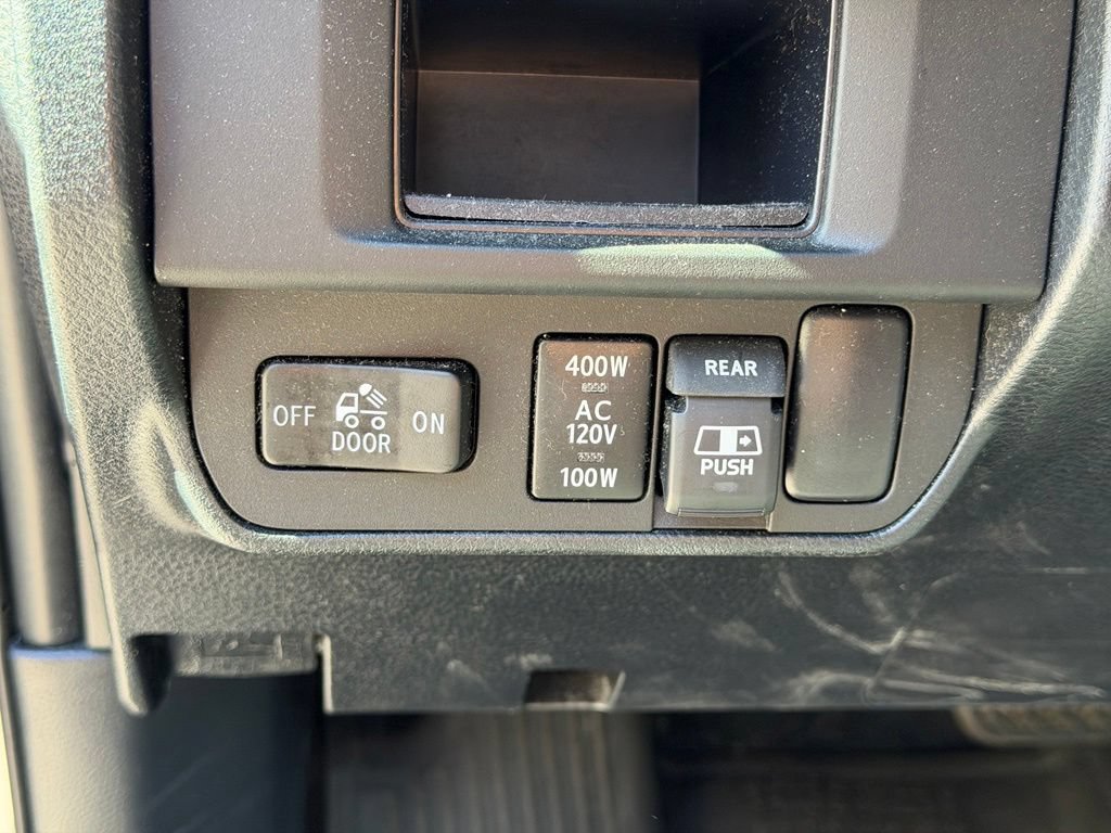Used 2017 Toyota Tacoma TRD Sport w/ Premium & Technology Package AWD/4WD image 12