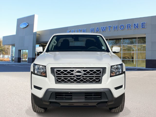 Used 2024 Nissan Frontier SV RWD image 2