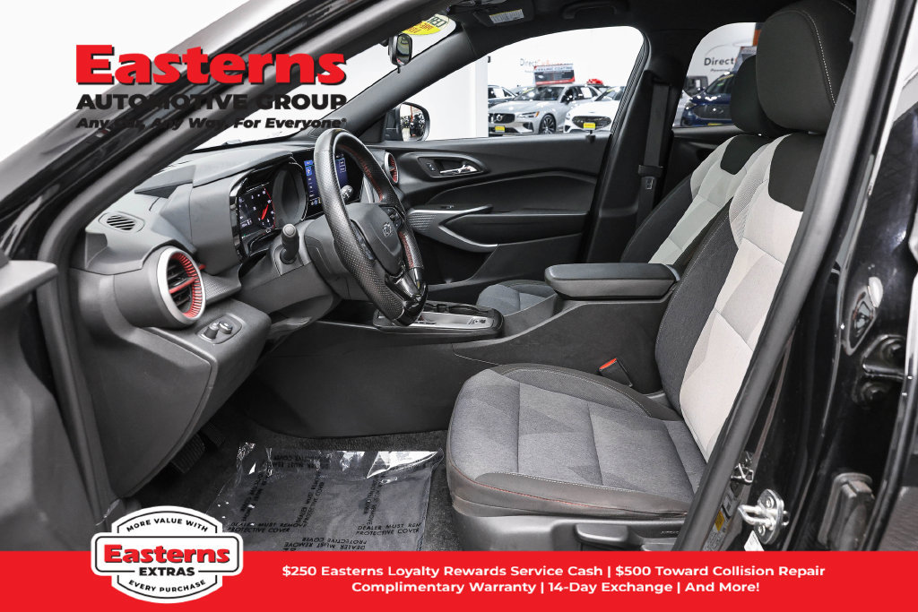 Used 2024 Chevrolet Trax RS FWD image 14