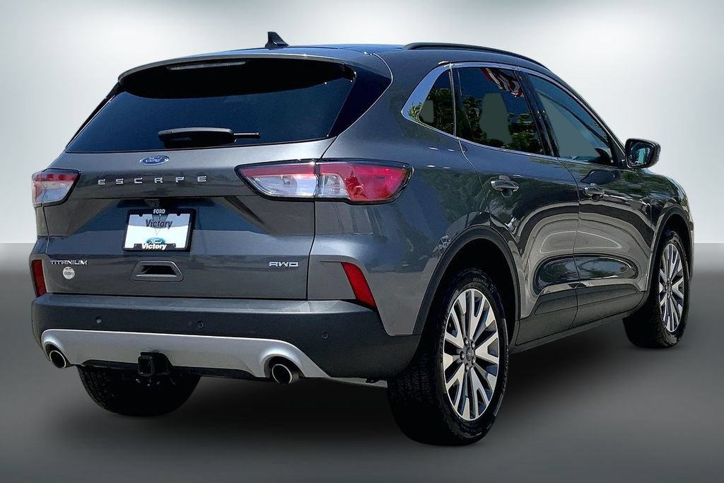 Used 2022 Ford Escape Titanium w/ Class II Trailer Tow Package AWD/4WD image 13