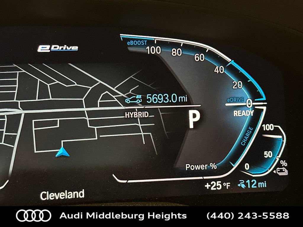 Used 2023 BMW 530e xDrive w/ Luxury Seating Package image 17