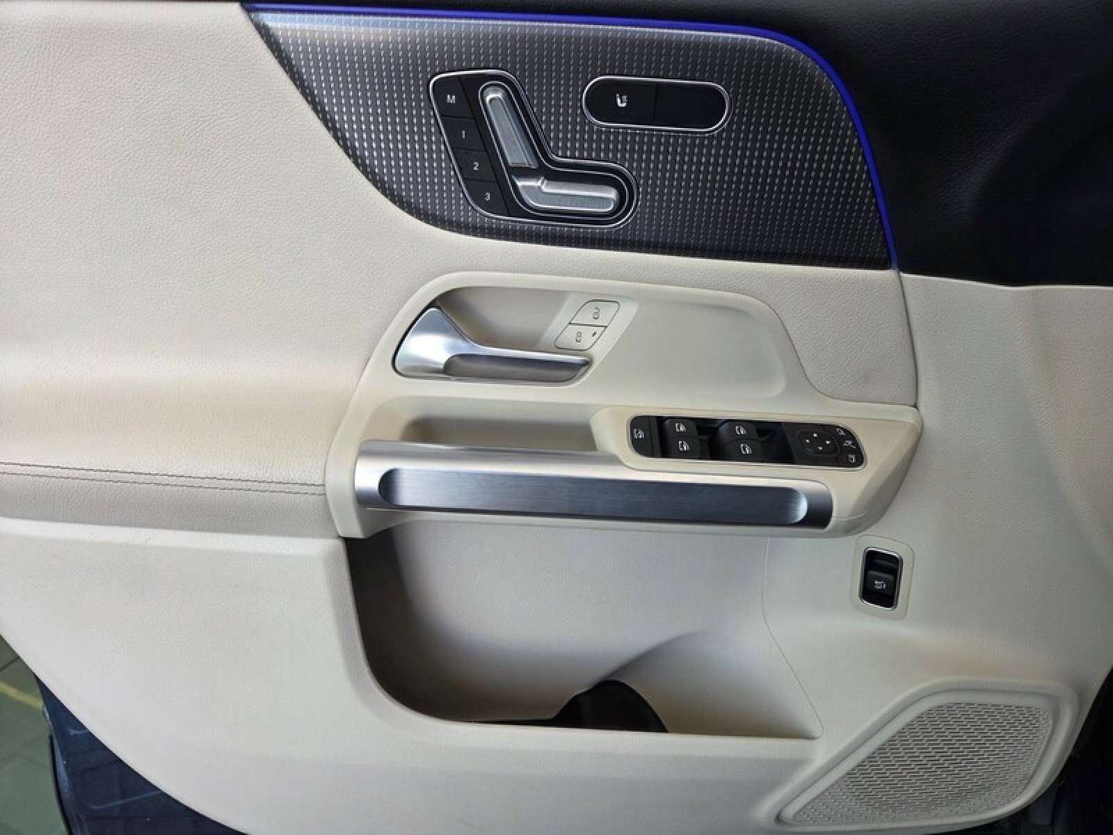 Certified 2022 Mercedes-Benz GLB 250 image 23