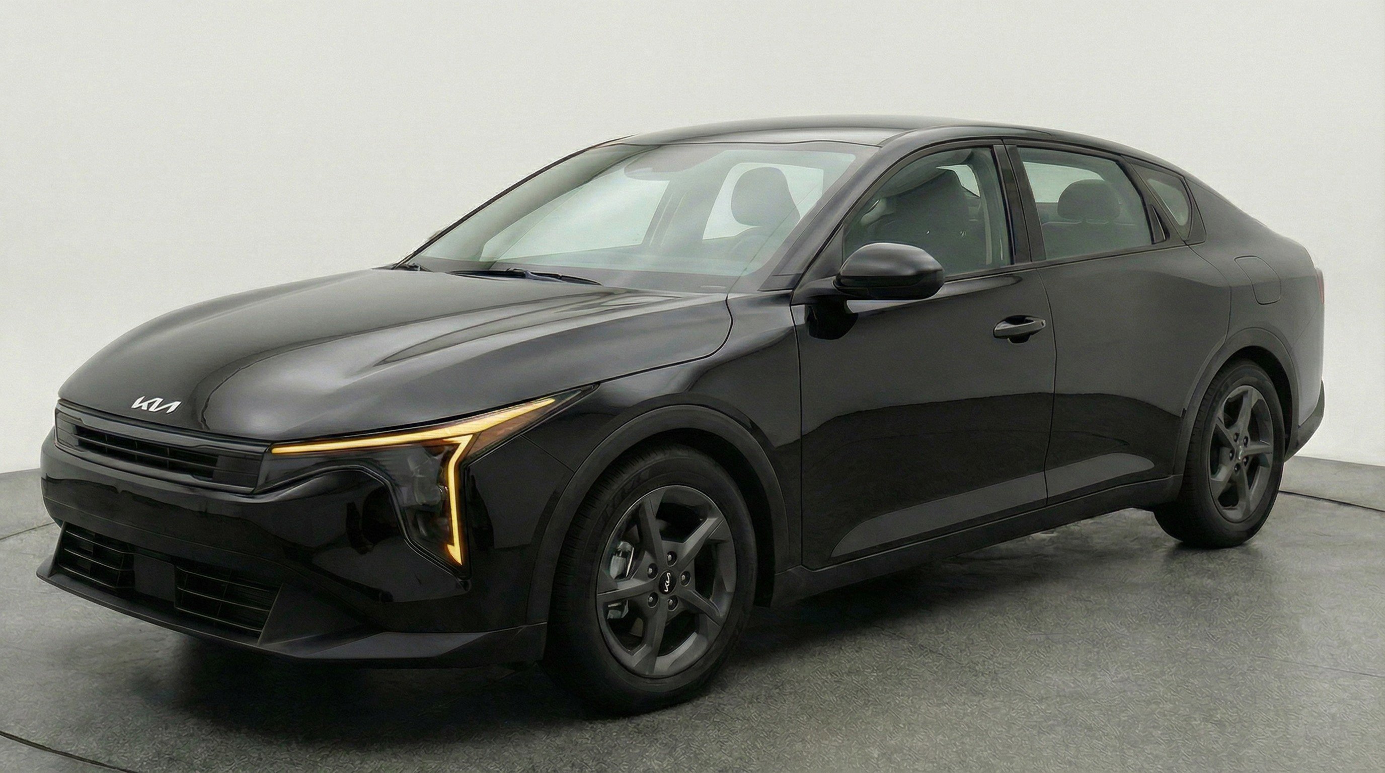 Used 2025 Kia K4 LXS FWD image 3