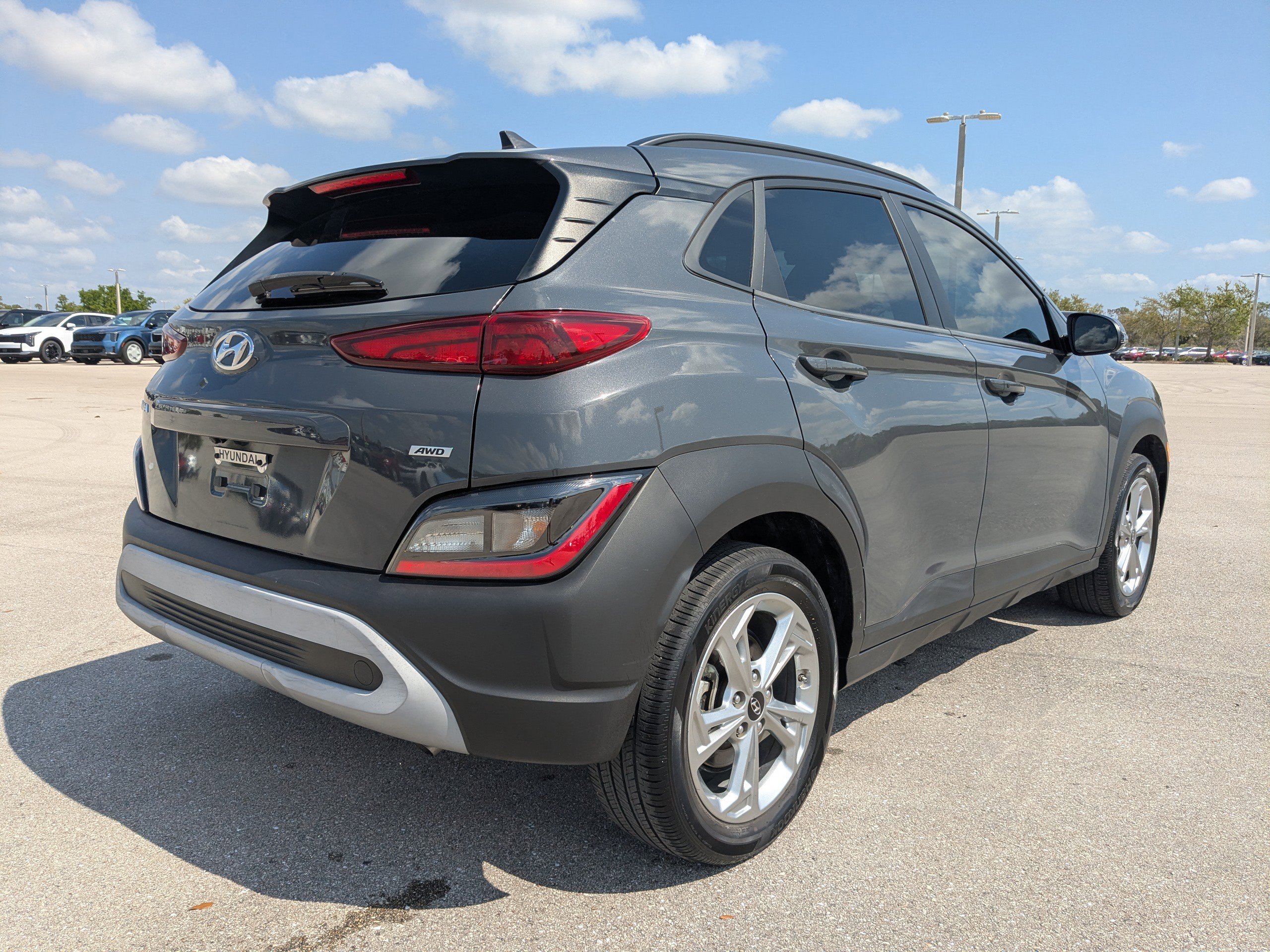 Used 2023 Hyundai Kona SEL image 5