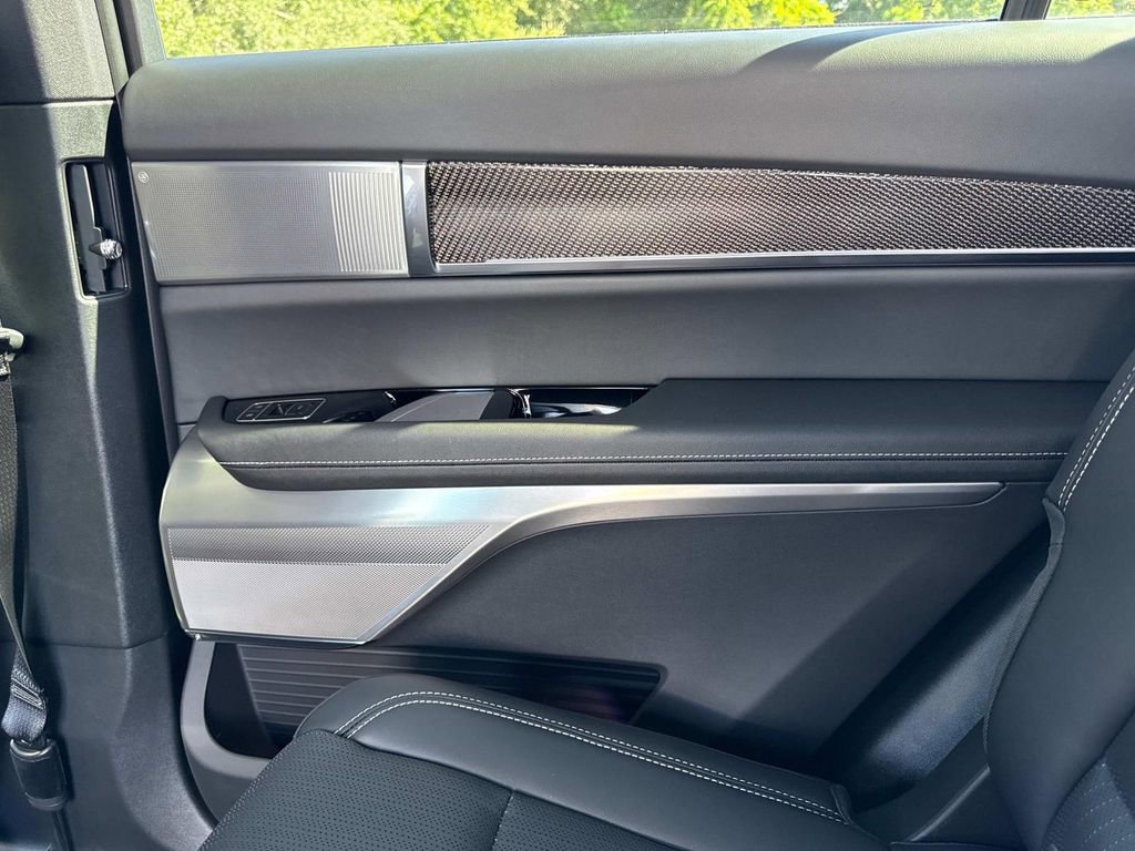 New 2026 Cadillac Vistiq Sport w/ LPO, Floor Liner Package image 15