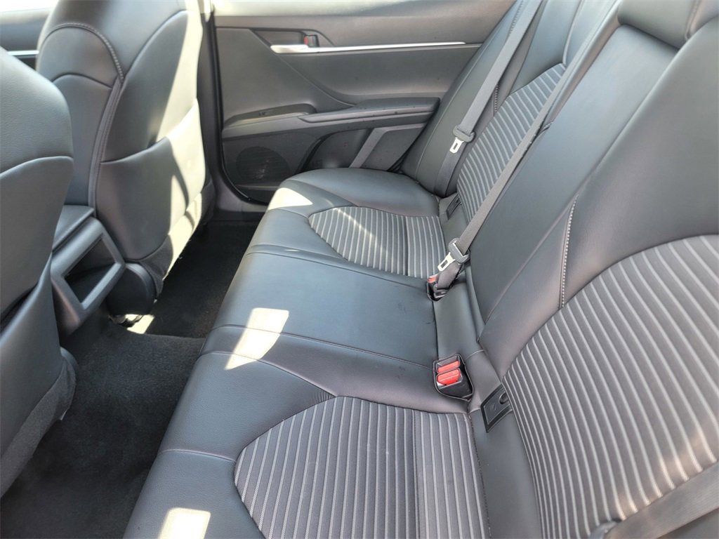 Used 2023 Toyota Camry SE image 14