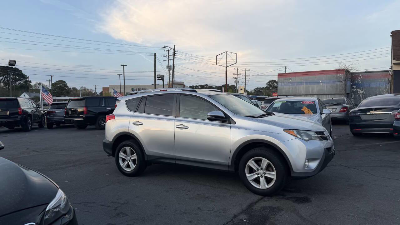 Used 2013 Toyota RAV4 XLE image 9