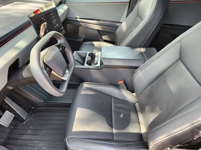 Used 2024 Tesla Cybertruck AWD Crew Cab image 4