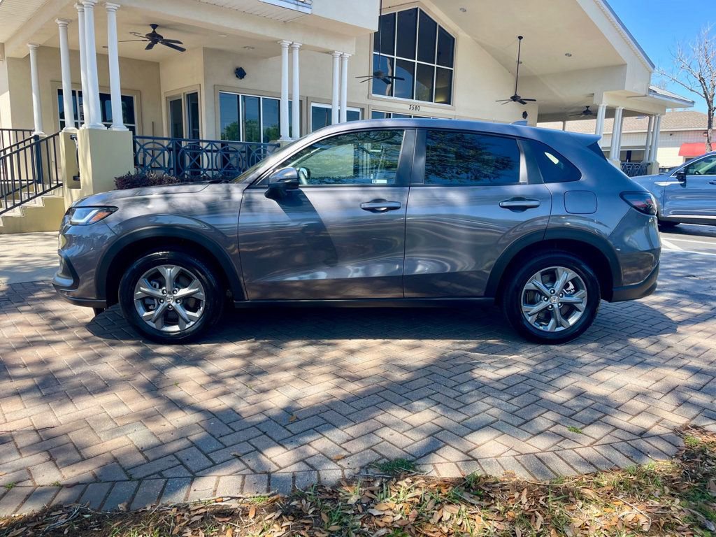 Used 2026 Honda HR-V LX image 2