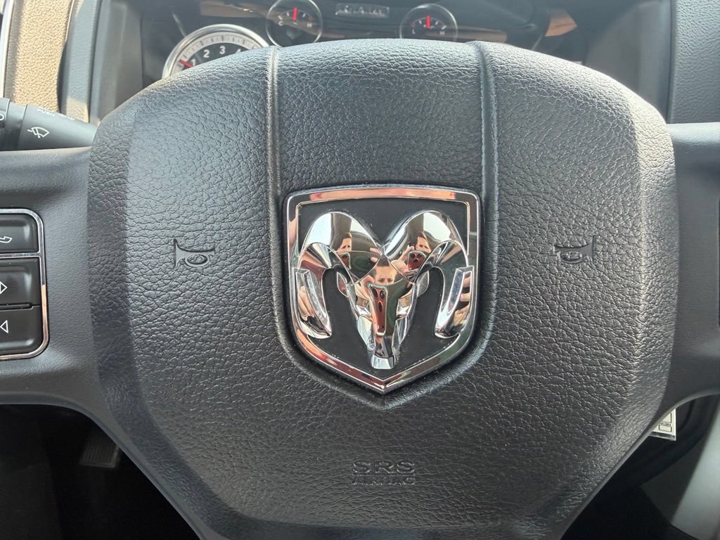 Used 2019 RAM 1500 Classic SLT w/ Black Appearance Group AWD/4WD image 40