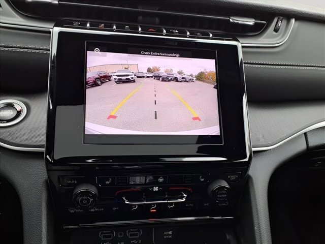 New 2025 Jeep Grand Cherokee Altitude image 15