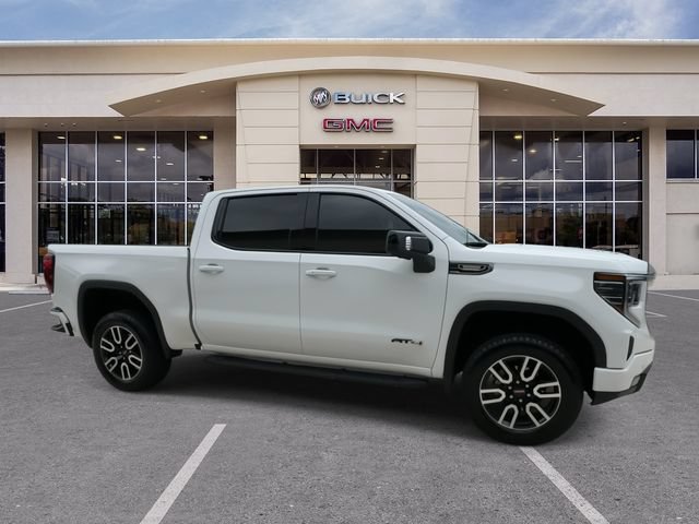 Certified 2025 GMC Sierra 1500 AT4 w/ Technology Package AWD/4WD image 17