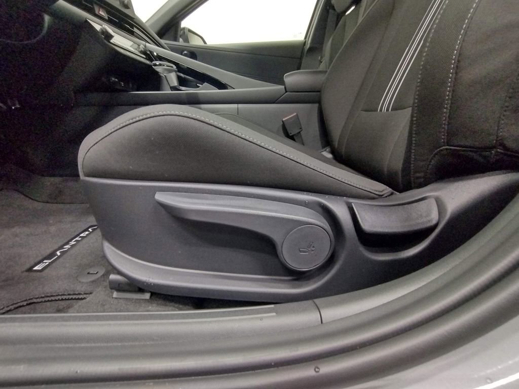 New 2026 Hyundai Elantra SEL Sport image 18