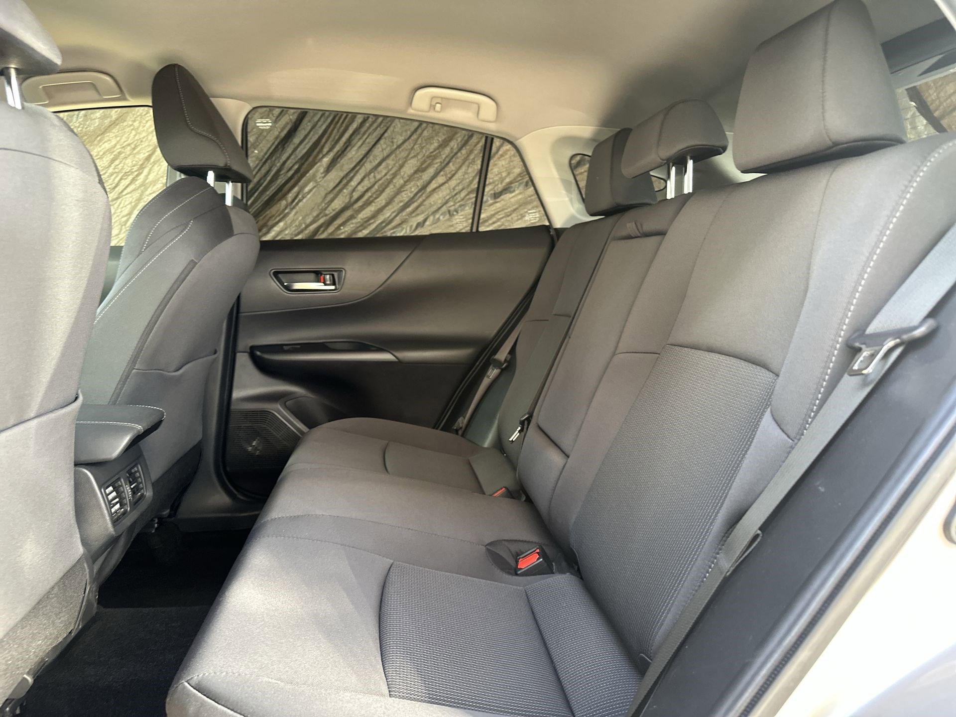 Used 2022 Toyota Venza LE image 22