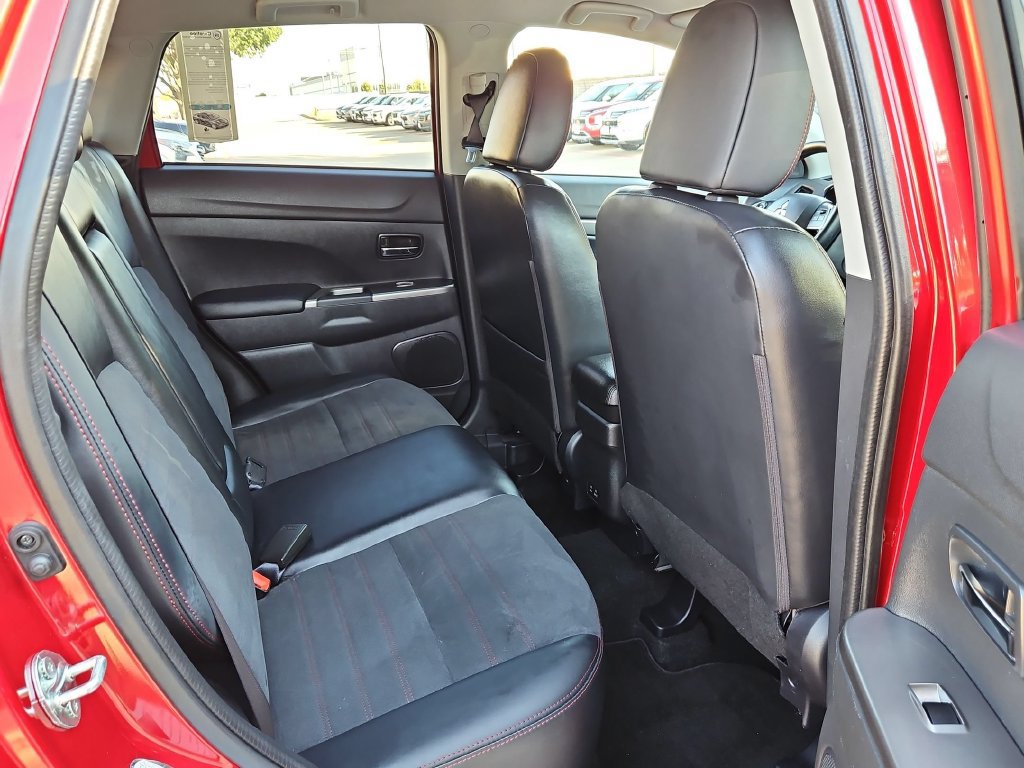 Used 2025 Mitsubishi Outlander Sport AWD image 30