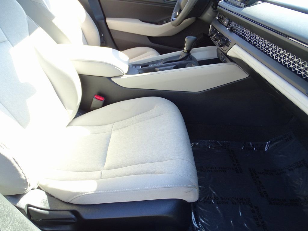 Used 2024 Honda Accord EX image 10