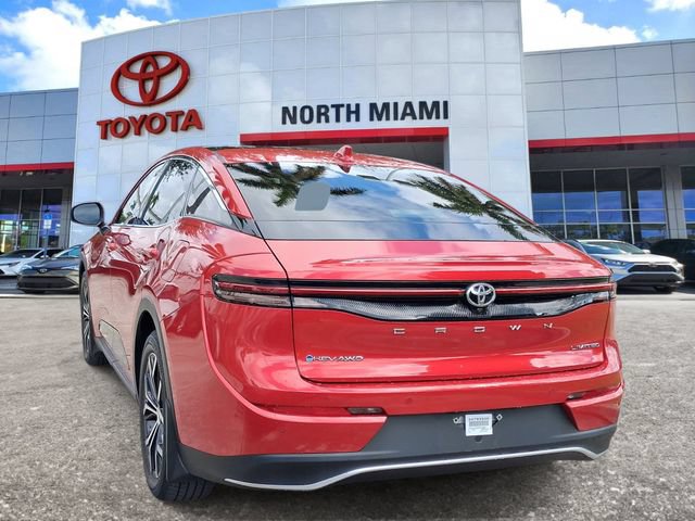 Used 2024 Toyota Crown AWD/4WD image 3