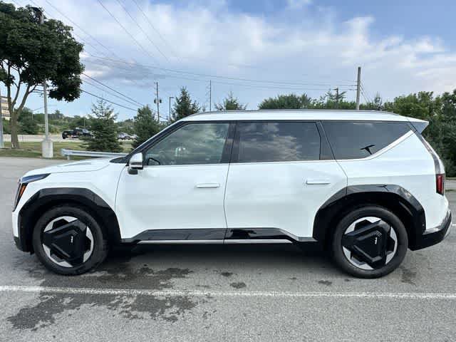 Used 2024 Kia EV9 Land AWD/4WD image 2