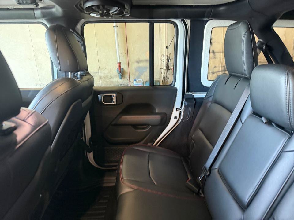 Used 2023 Jeep Wrangler Unlimited Rubicon AWD/4WD image 33