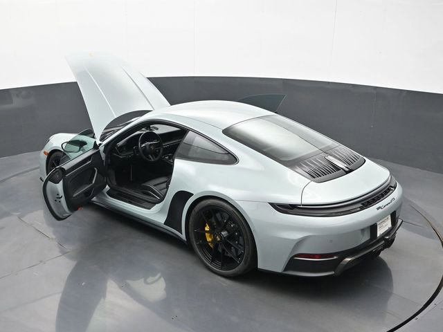 Certified 2025 Porsche 911 Carrera GTS RWD image 25