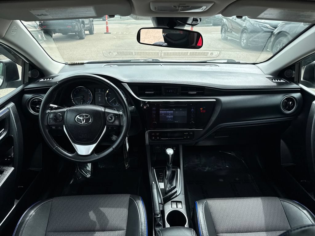 Used 2019 Toyota Corolla SE w/ Carpet Mat Package (TMS) FWD image 10