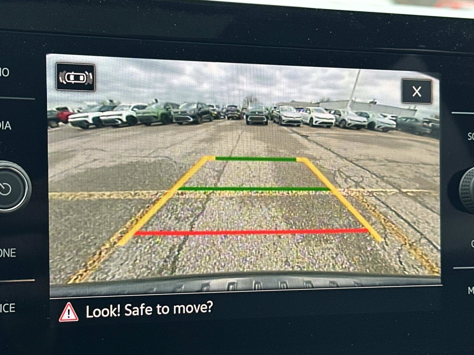 New 2026 Volkswagen Taos SE FWD image 29