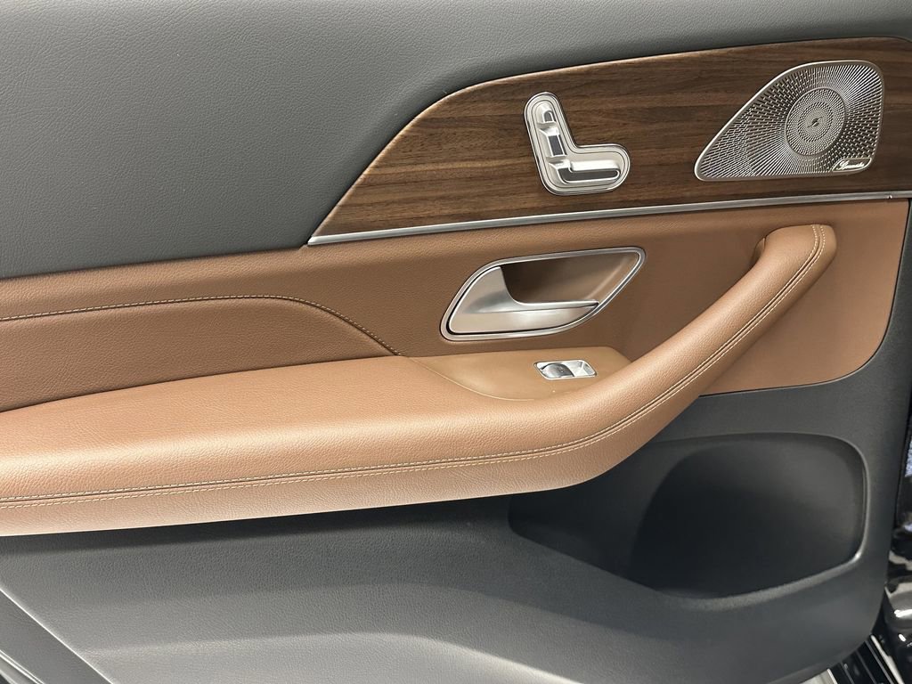 Certified 2025 Mercedes-Benz GLS 450 4MATIC image 25