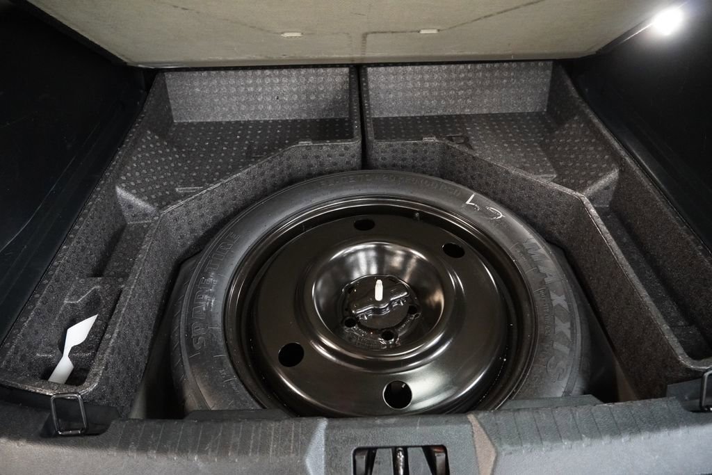 Used 2018 Ford Edge SE image 11