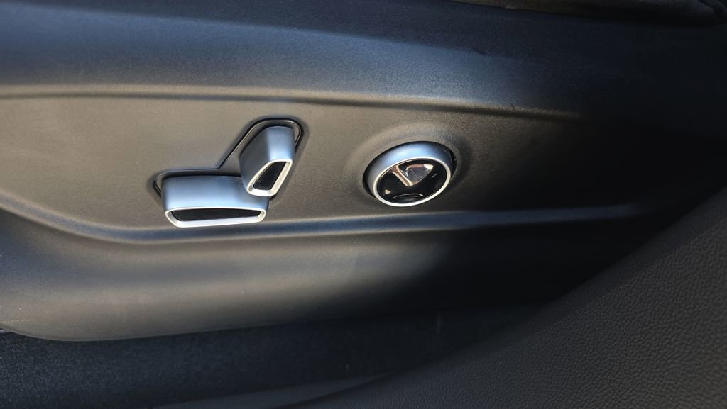 Used 2023 Maserati Grecale GT AWD/4WD image 19