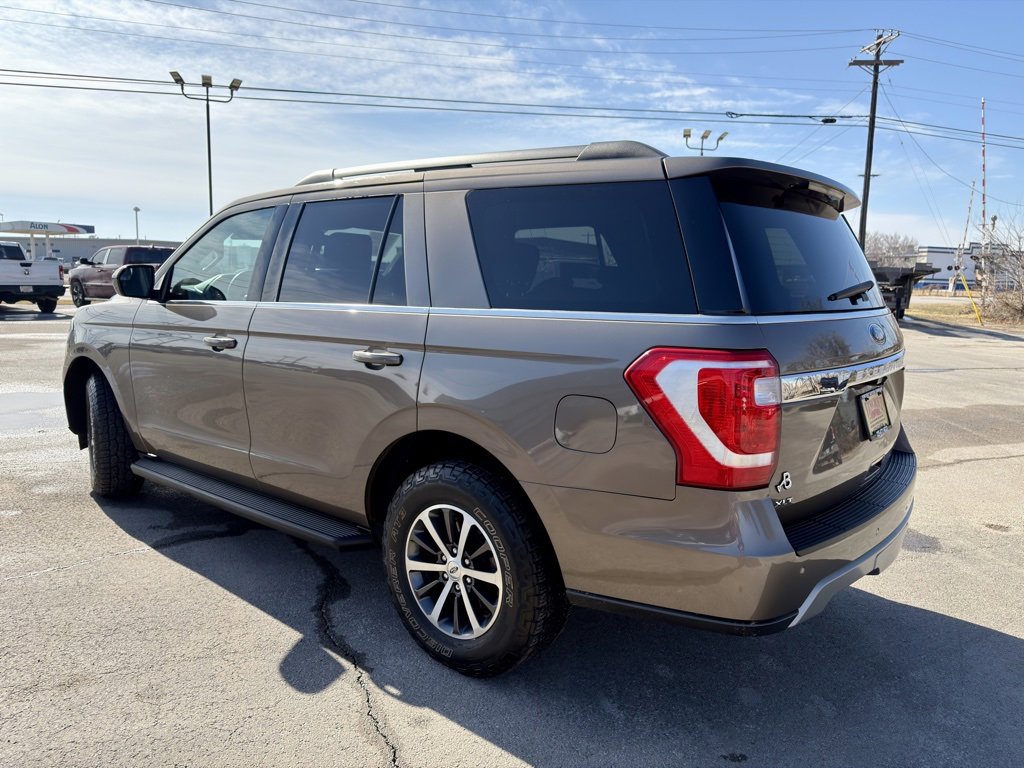Used 2019 Ford Expedition XLT image 3