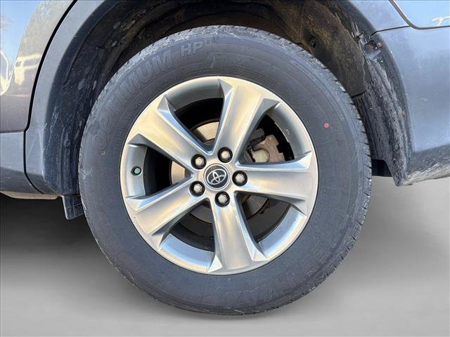 Used 2015 Toyota RAV4 XLE AWD/4WD image 9