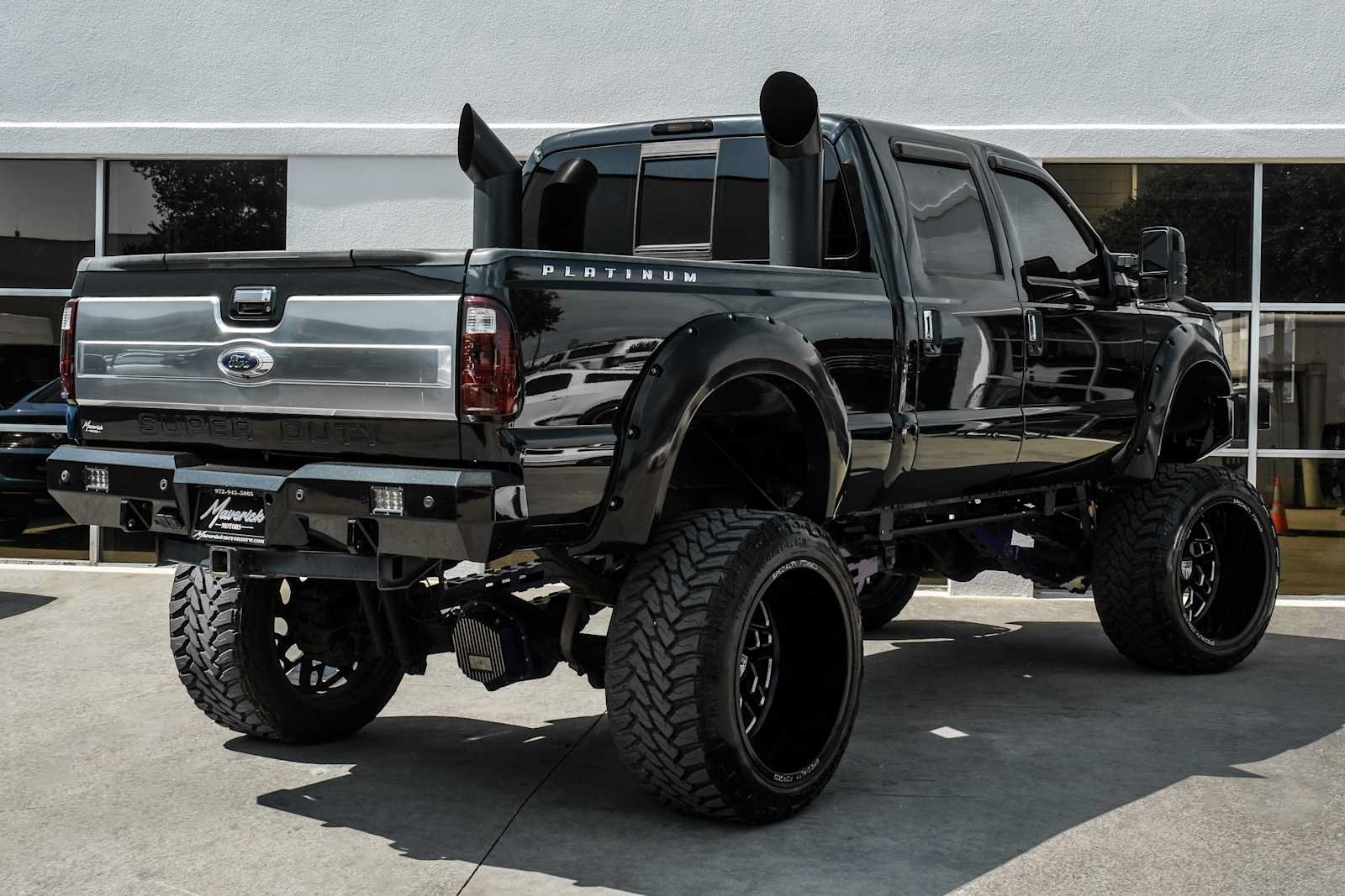 Used 2014 Ford F250 Platinum w/ FX4 Off-Road Package AWD/4WD image 8