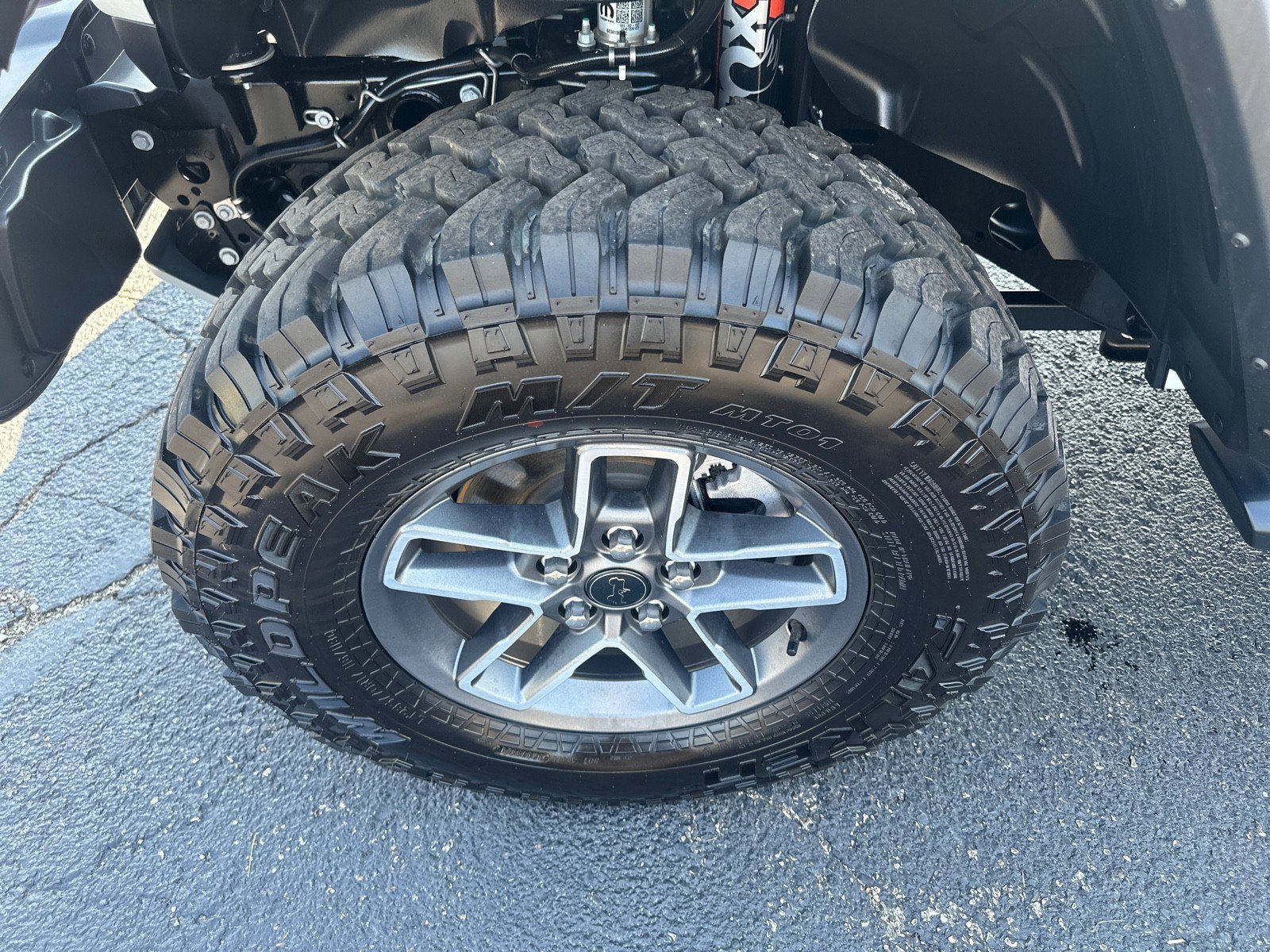 Used 2025 Jeep Gladiator Mojave w/ Convenience Group image 5