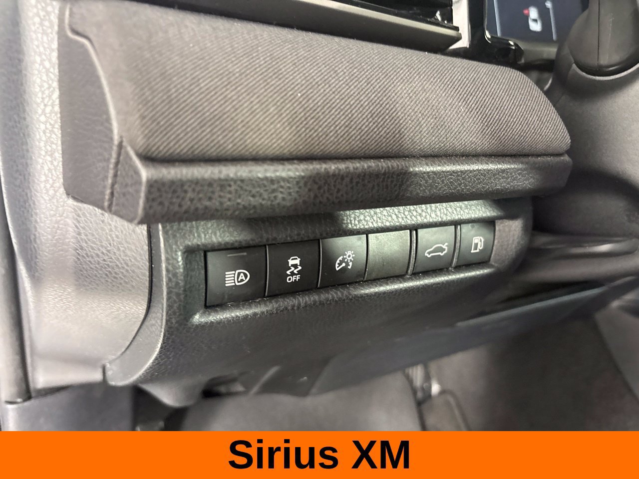 Used 2025 Toyota Camry LE FWD image 11