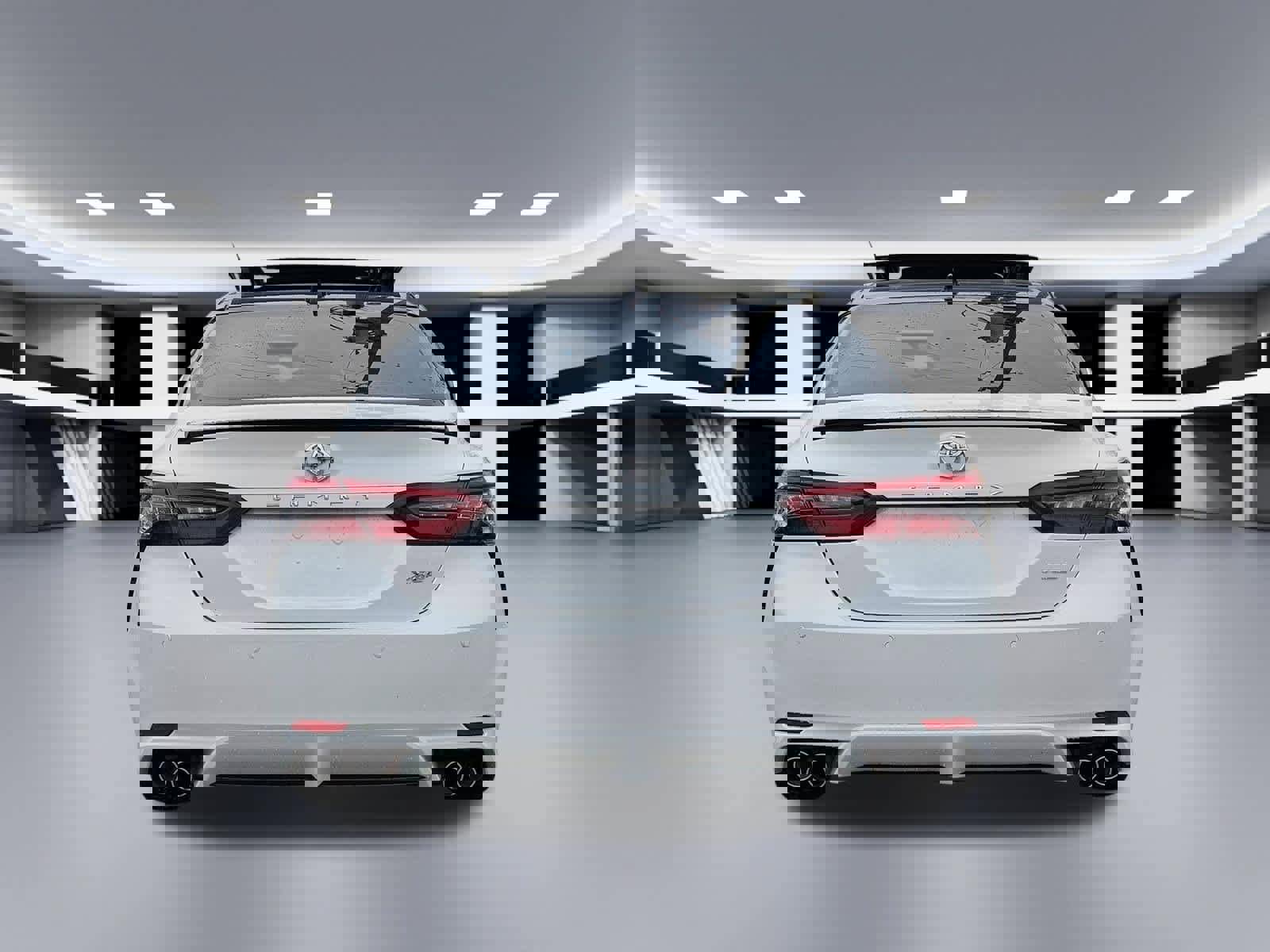 Used 2022 Toyota Camry XSE FWD image 5