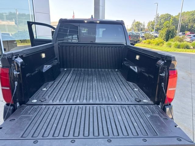 Used 2025 Toyota Tacoma TRD Off-Road AWD/4WD image 27