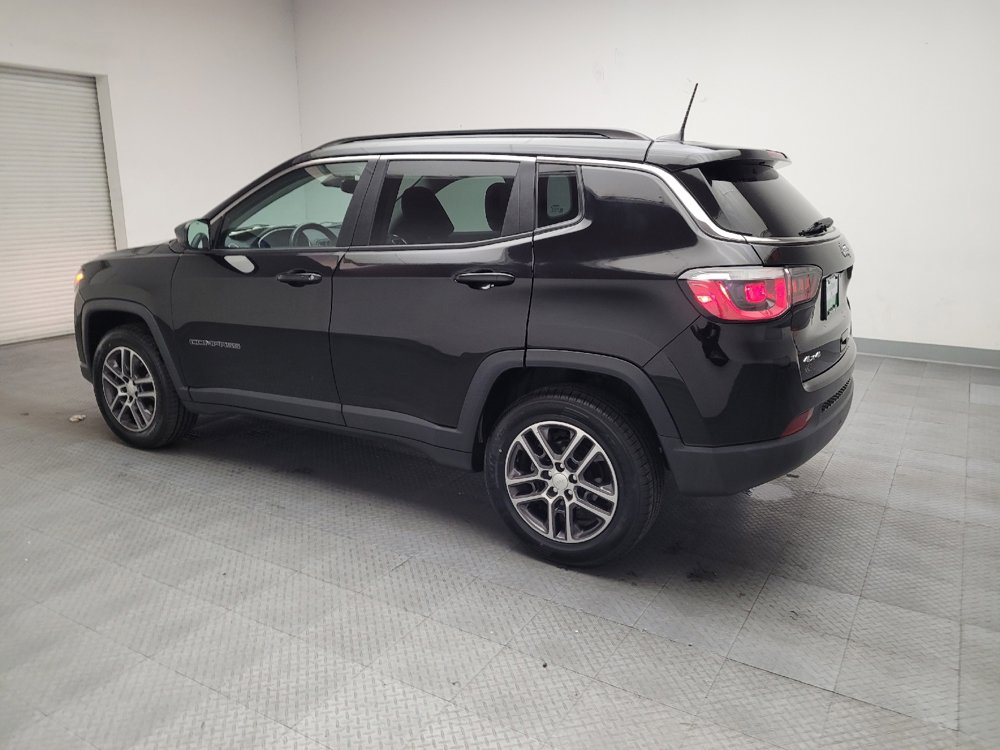 Used 2017 Jeep Compass Latitude w/ Popular Equipment Group AWD/4WD image 3