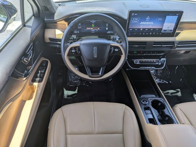Used 2023 Lincoln Corsair Reserve w/ Equipment Group 201A FWD image 17