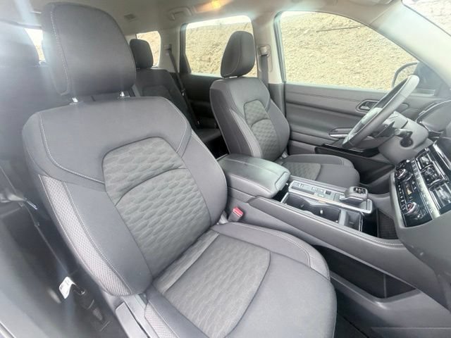 Certified 2026 Nissan Pathfinder SV FWD image 33