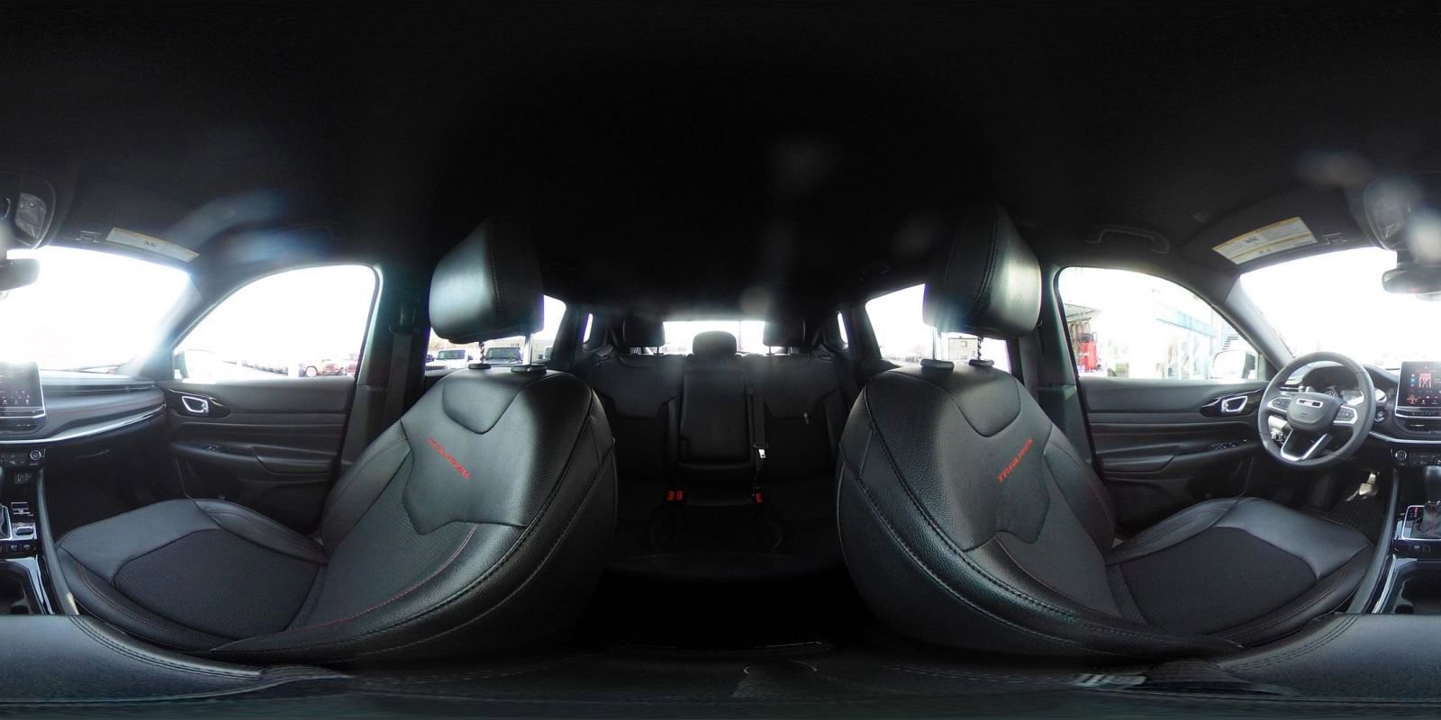 Used 2025 Jeep Compass Trailhawk image 41