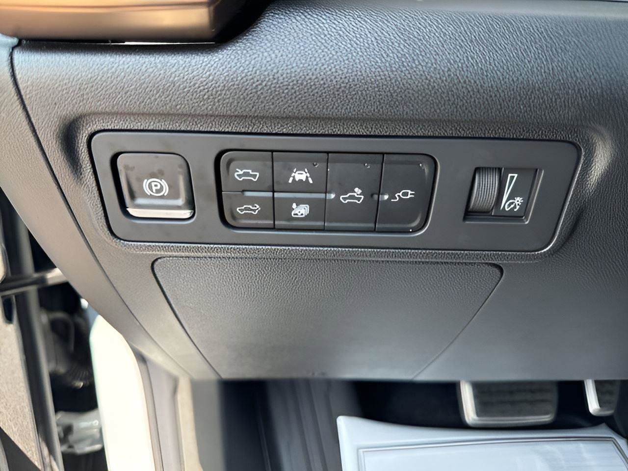 New 2025 GMC Hummer EV 3X w/ LPO, Illumination Package image 25