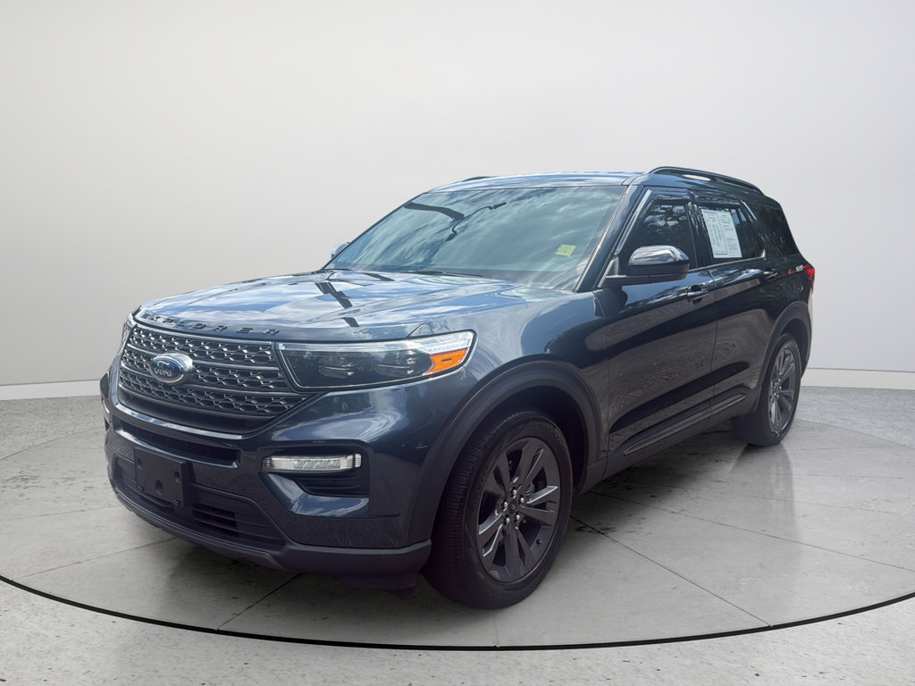 Used 2023 Ford Explorer XLT w/ Equipment Group 202A RWD image 5