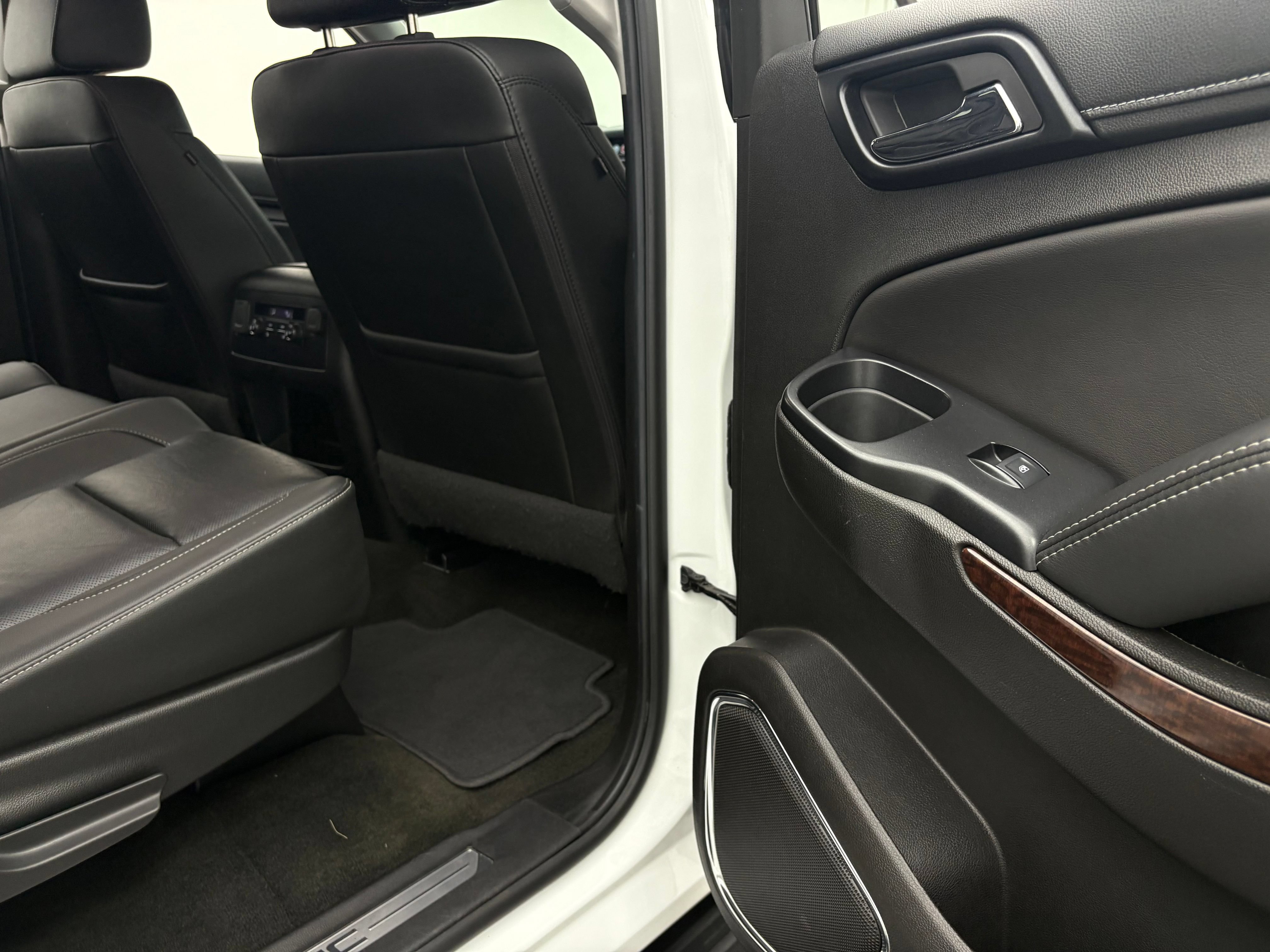 Used 2018 GMC Yukon XL SLT AWD/4WD image 37