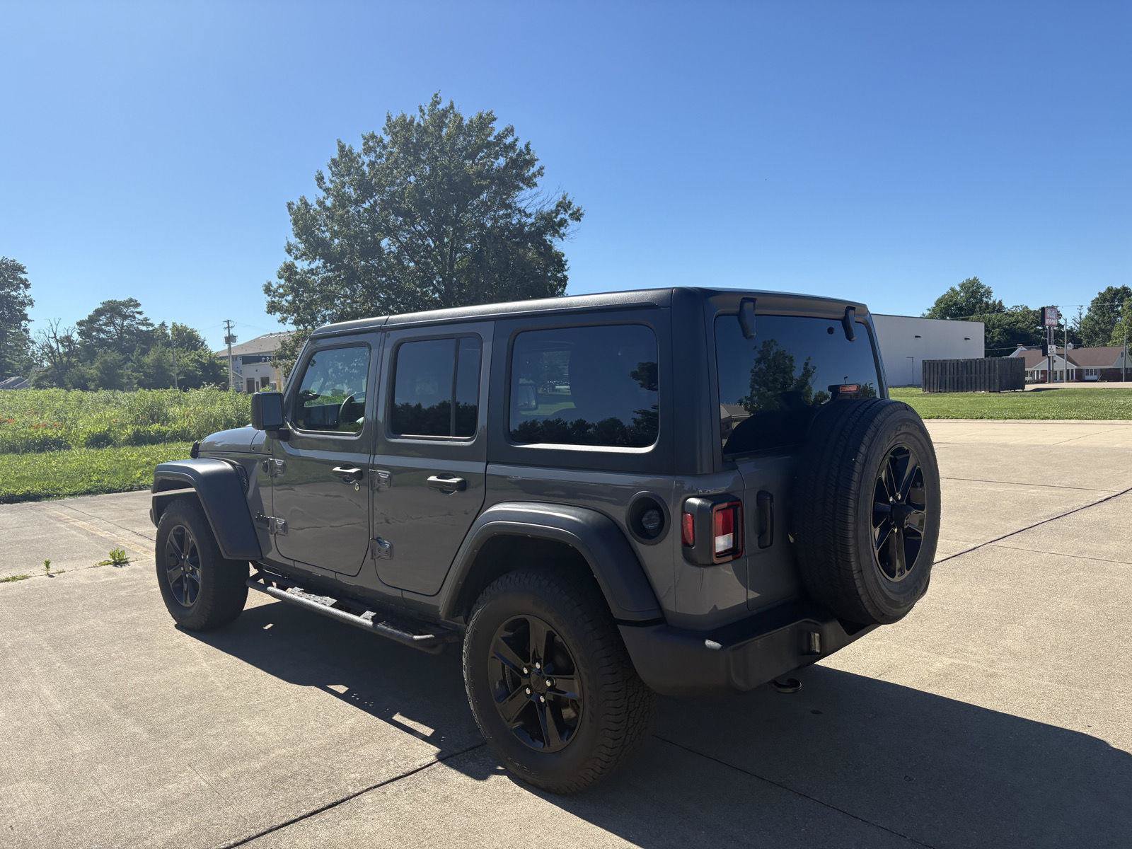 Used 2022 Jeep Wrangler Unlimited Sport AWD/4WD image 21